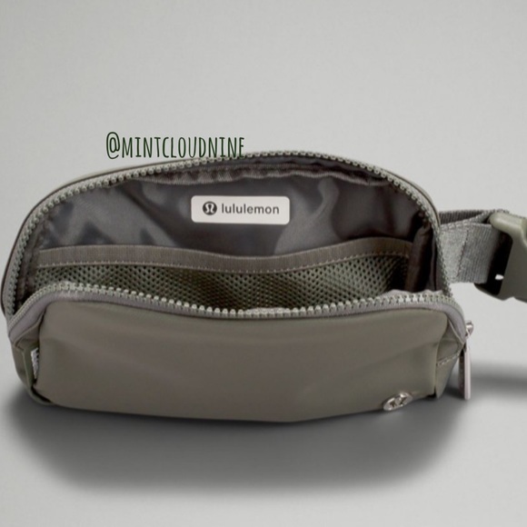 🍋 LULULEMON EVERYWHERE BELT BAG GREY SAGE FACTORY SEALED & BONUS TOTE BAG - Picture 2 of 6